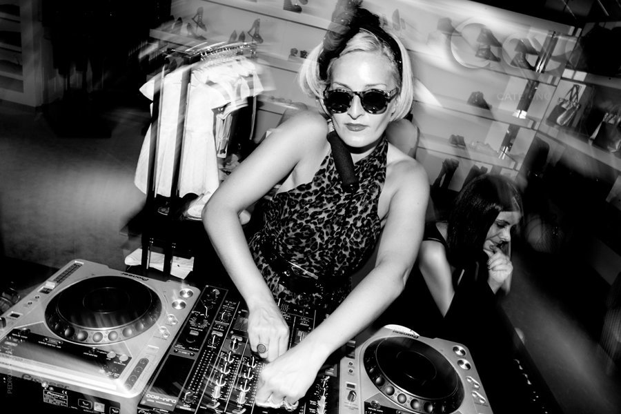 DJ durante el evento de la firma Gucci en Puerto Banús (Marbella).